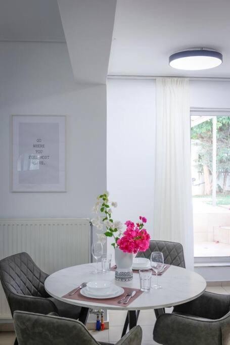 Pame Rentals - Cozy Glyfada Stay With Free Parking Athen Exterior foto